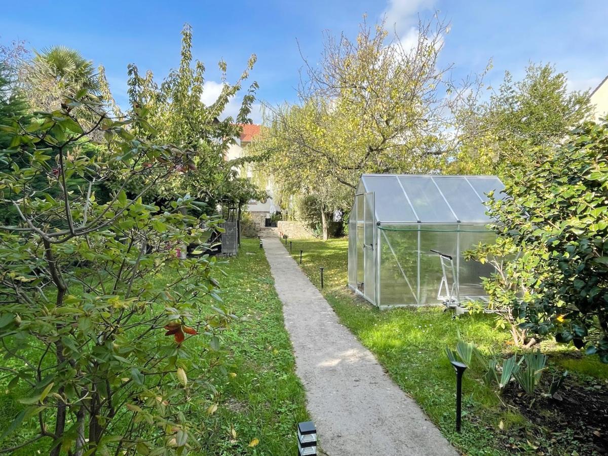 Maisonnette Dans Jardin Partage Bois-Colombes 外观 照片